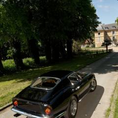 Les chevaux vapeur aiment aussi la quiétude de Vaugrigneuse (Ferrari 275).