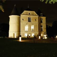 La cour d’honneur mise en scène théatrale pour vos évènement.