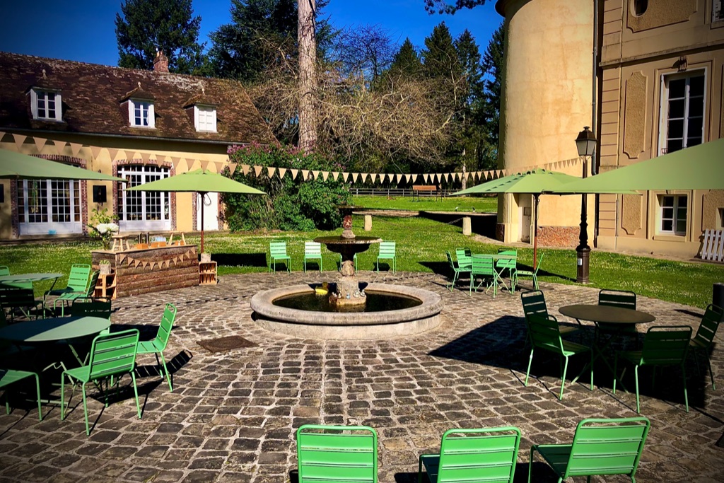 Château de Vaugrigneuse : la cour d’honneur - location pour évènements, séminaires et réceptions