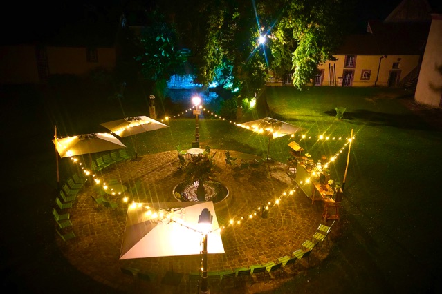 Château de Vaugrigneuse : la cour d’honneur - location pour évènements, séminaires et réceptions