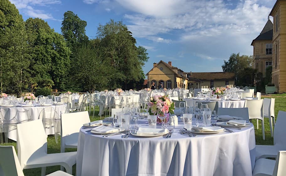 Château de Vaugrigneuse - Banquet sur les pelouses de l’étang