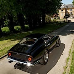 Les chevaux vapeur aiment aussi la quiétude de Vaugrigneuse (Ferrari 275).