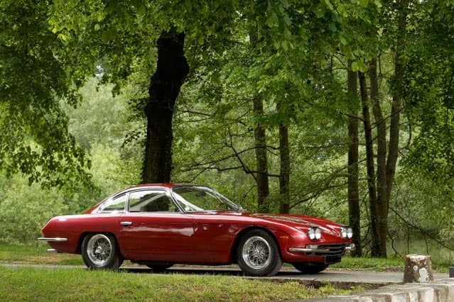 Lamborghini 400 GT (Magazine automobile) Lamborghini 400 GT au Château de Vaugrigneuse